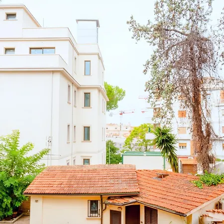 Elegantis Gallo - Few Steps From The Vatican Rom