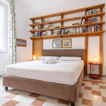 Elegantis Gallo - Few Steps From The Vatican Rom