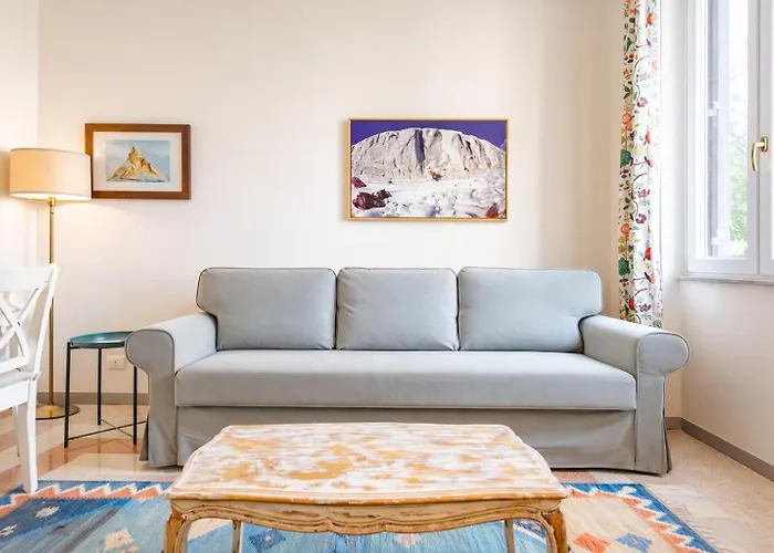 Elegantis Gallo - Few Steps From The Vatican Rome